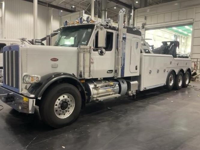 PETERBILT 589