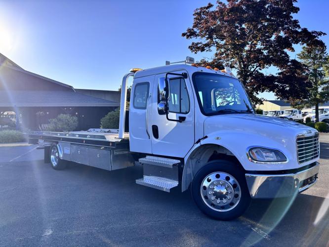 FREIGHTLINER BUSINESS CLASS M2 106