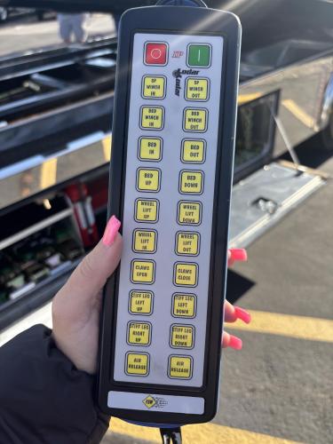 FREIGHTLINER BUSINESS CLASS M2 106 PLUS
