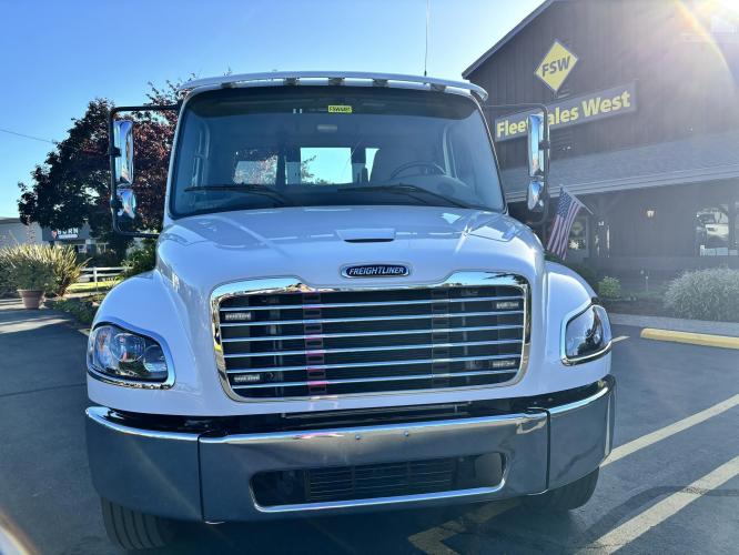 FREIGHTLINER BUSINESS CLASS M2 106