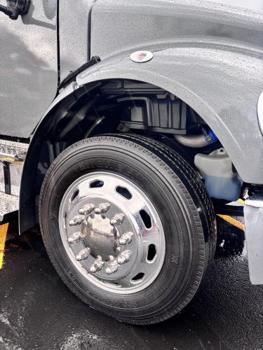 FREIGHTLINER BUSINESS CLASS M2 106 PLUS