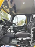 FREIGHTLINER BUSINESS CLASS M2 106 PLUS