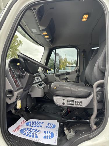 FREIGHTLINER BUSINESS CLASS M2 106