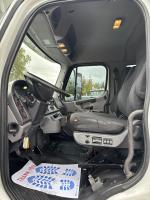FREIGHTLINER BUSINESS CLASS M2 106