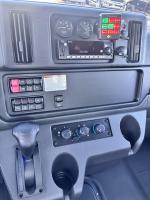 FREIGHTLINER BUSINESS CLASS M2 106 PLUS
