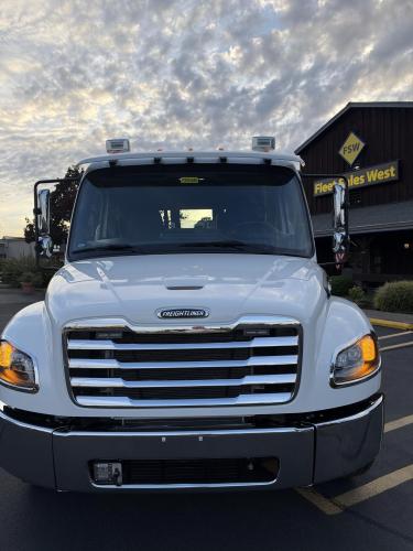 FREIGHTLINER BUSINESS CLASS M2 106 PLUS