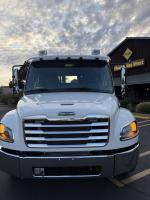 FREIGHTLINER BUSINESS CLASS M2 106 PLUS