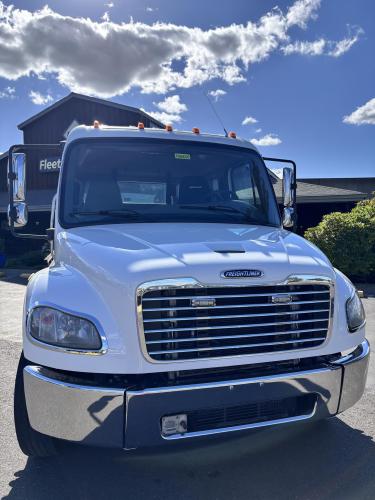FREIGHTLINER BUSINESS CLASS M2 106