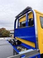 FREIGHTLINER BUSINESS CLASS M2 106 PLUS