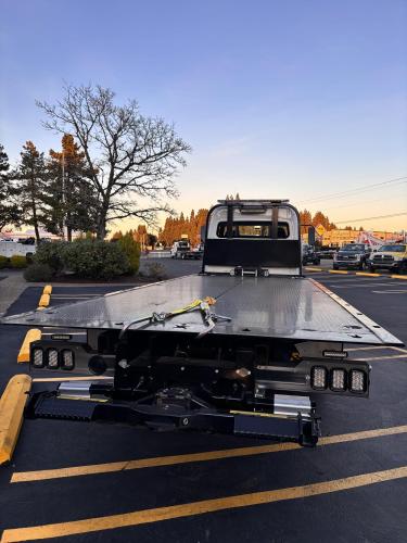 FREIGHTLINER BUSINESS CLASS M2 106 PLUS