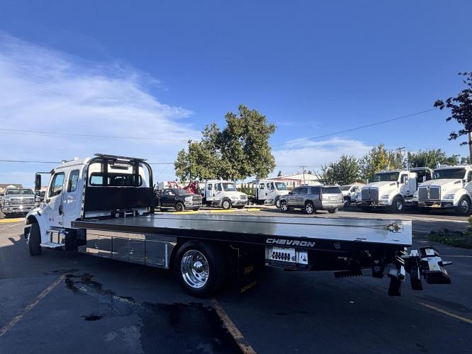 FREIGHTLINER BUSINESS CLASS M2 106