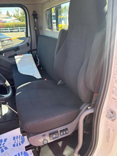 FREIGHTLINER BUSINESS CLASS M2 106
