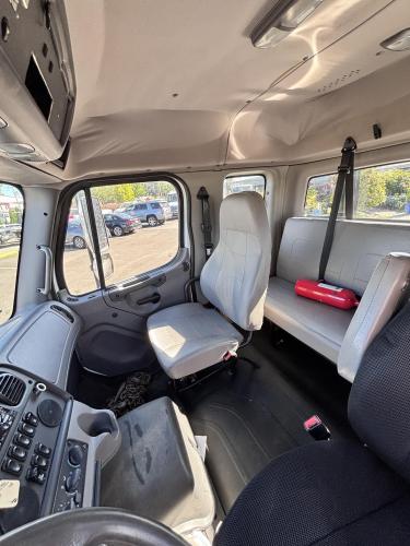 FREIGHTLINER BUSINESS CLASS M2 106