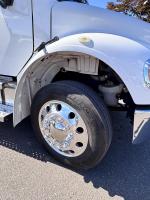 FREIGHTLINER BUSINESS CLASS M2 106