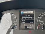 FREIGHTLINER BUSINESS CLASS M2 106 PLUS
