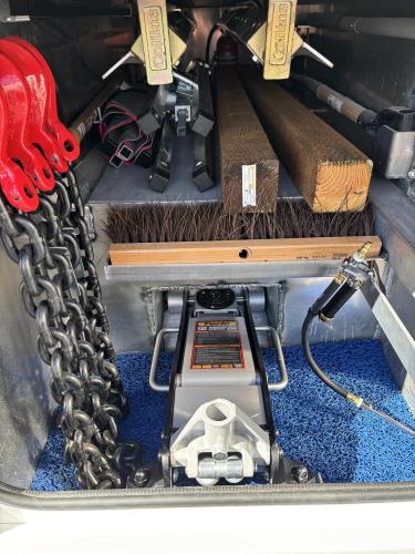 FREIGHTLINER BUSINESS CLASS M2 106 PLUS