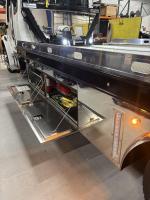 FREIGHTLINER BUSINESS CLASS M2 106 PLUS