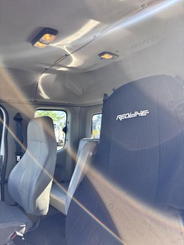 FREIGHTLINER BUSINESS CLASS M2 106