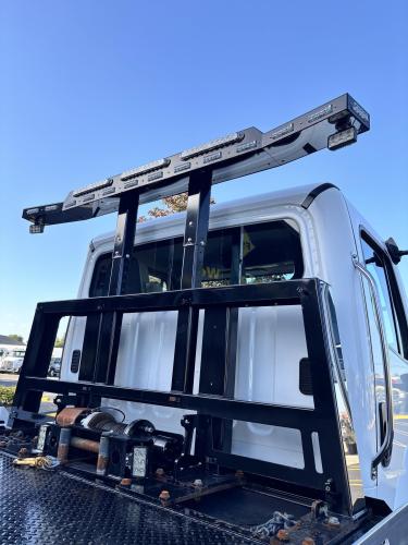 FREIGHTLINER BUSINESS CLASS M2 106