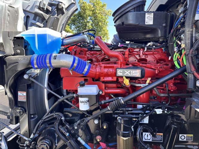 KENWORTH T880