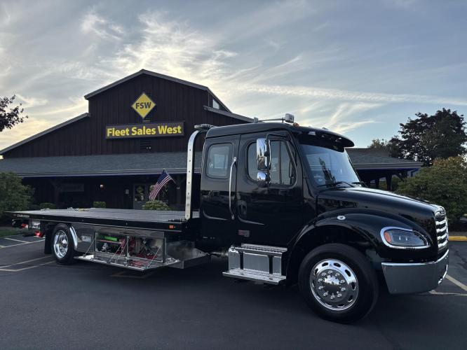 FREIGHTLINER BUSINESS CLASS M2 106 PLUS