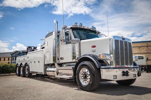 2025 PETERBILT 589