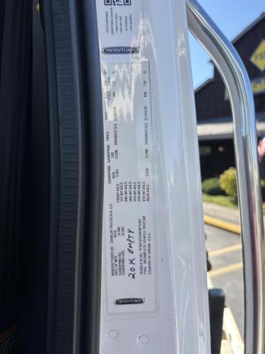 FREIGHTLINER BUSINESS CLASS M2 106