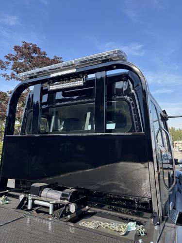 FREIGHTLINER BUSINESS CLASS M2 106 PLUS