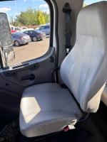 FREIGHTLINER BUSINESS CLASS M2 106