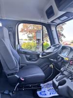 FREIGHTLINER BUSINESS CLASS M2 106 PLUS