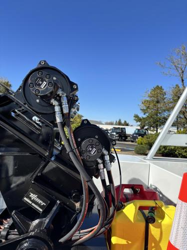 FREIGHTLINER BUSINESS CLASS M2 106 PLUS