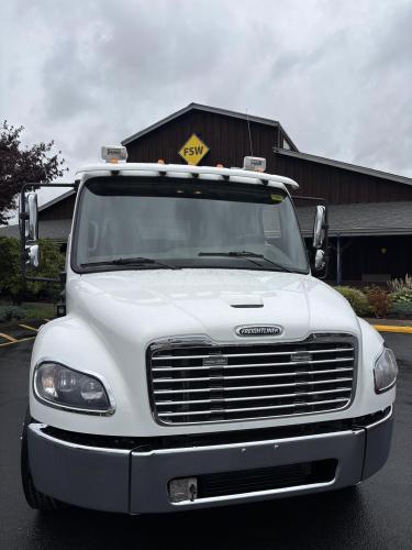 FREIGHTLINER BUSINESS CLASS M2 106