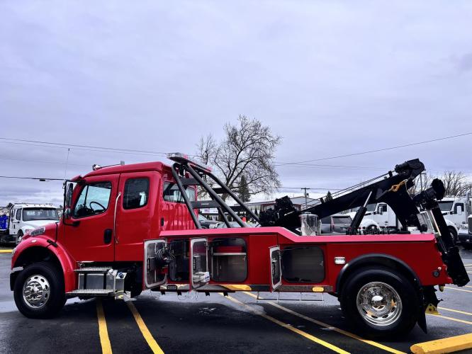 FREIGHTLINER BUSINESS CLASS M2 106