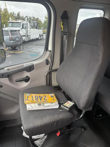 FREIGHTLINER BUSINESS CLASS M2 106