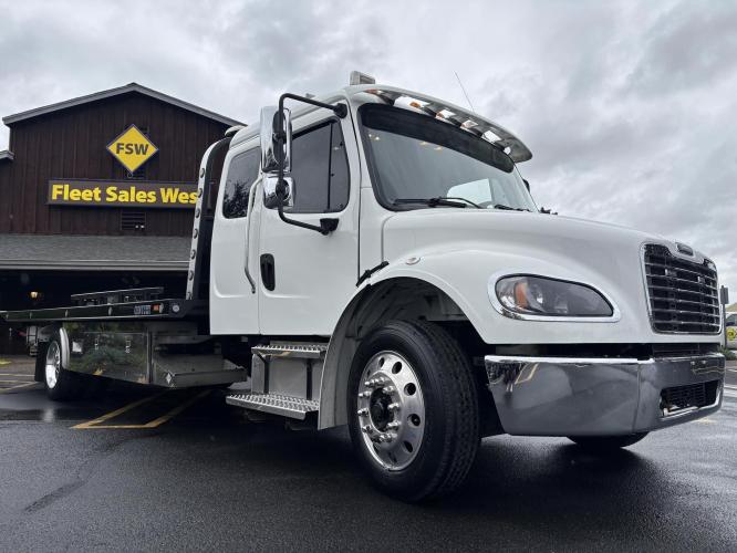 FREIGHTLINER BUSINESS CLASS M2 106