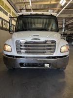 FREIGHTLINER BUSINESS CLASS M2 106 PLUS