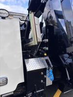 FREIGHTLINER BUSINESS CLASS M2 106 PLUS