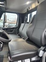 FREIGHTLINER BUSINESS CLASS M2 106 PLUS