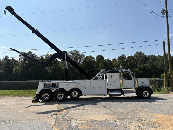 PETERBILT 589