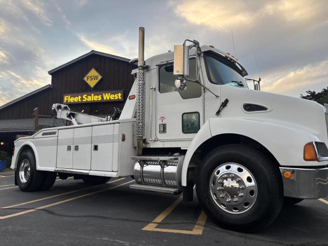 KENWORTH T300