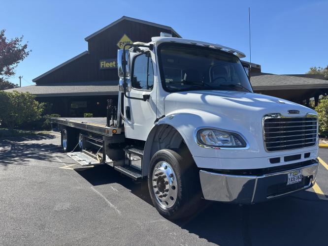 FREIGHTLINER BUSINESS CLASS M2 106