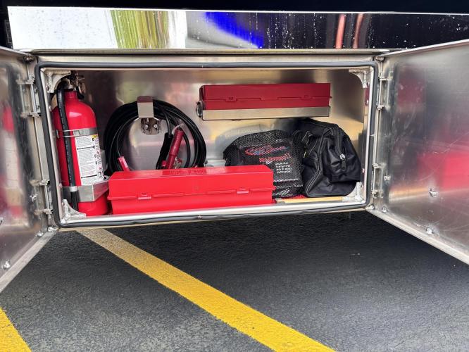 FREIGHTLINER BUSINESS CLASS M2 106 PLUS