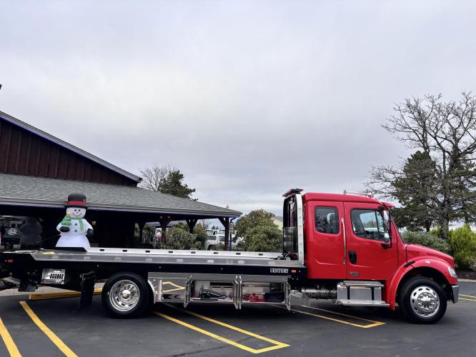 FREIGHTLINER BUSINESS CLASS M2 106 PLUS