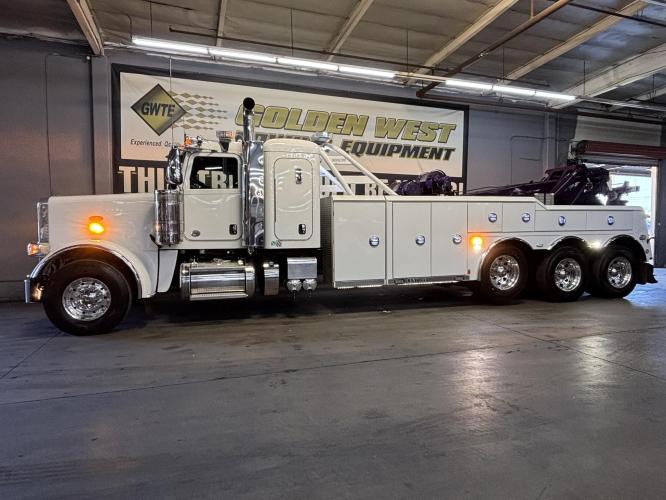 PETERBILT 389