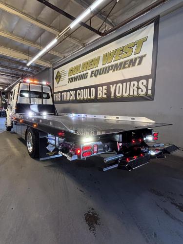 FREIGHTLINER BUSINESS CLASS M2 106 PLUS