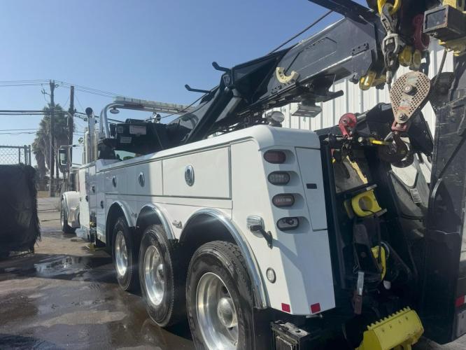 PETERBILT 389