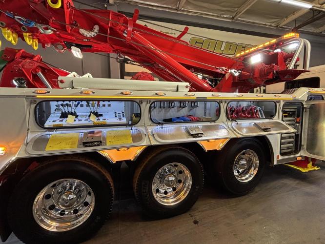 PETERBILT 389