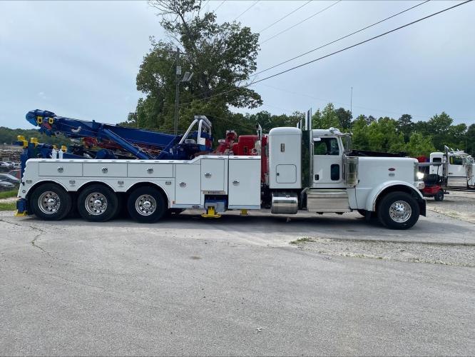 PETERBILT 389