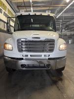 FREIGHTLINER BUSINESS CLASS M2 106 PLUS