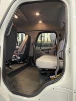 FREIGHTLINER BUSINESS CLASS M2 106